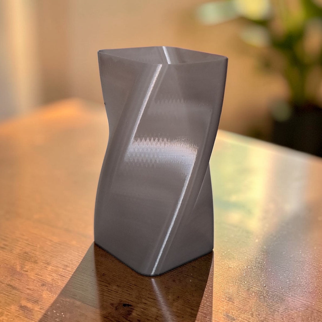 Swirled Vase II – Facetten-Vase (Trio Serie)