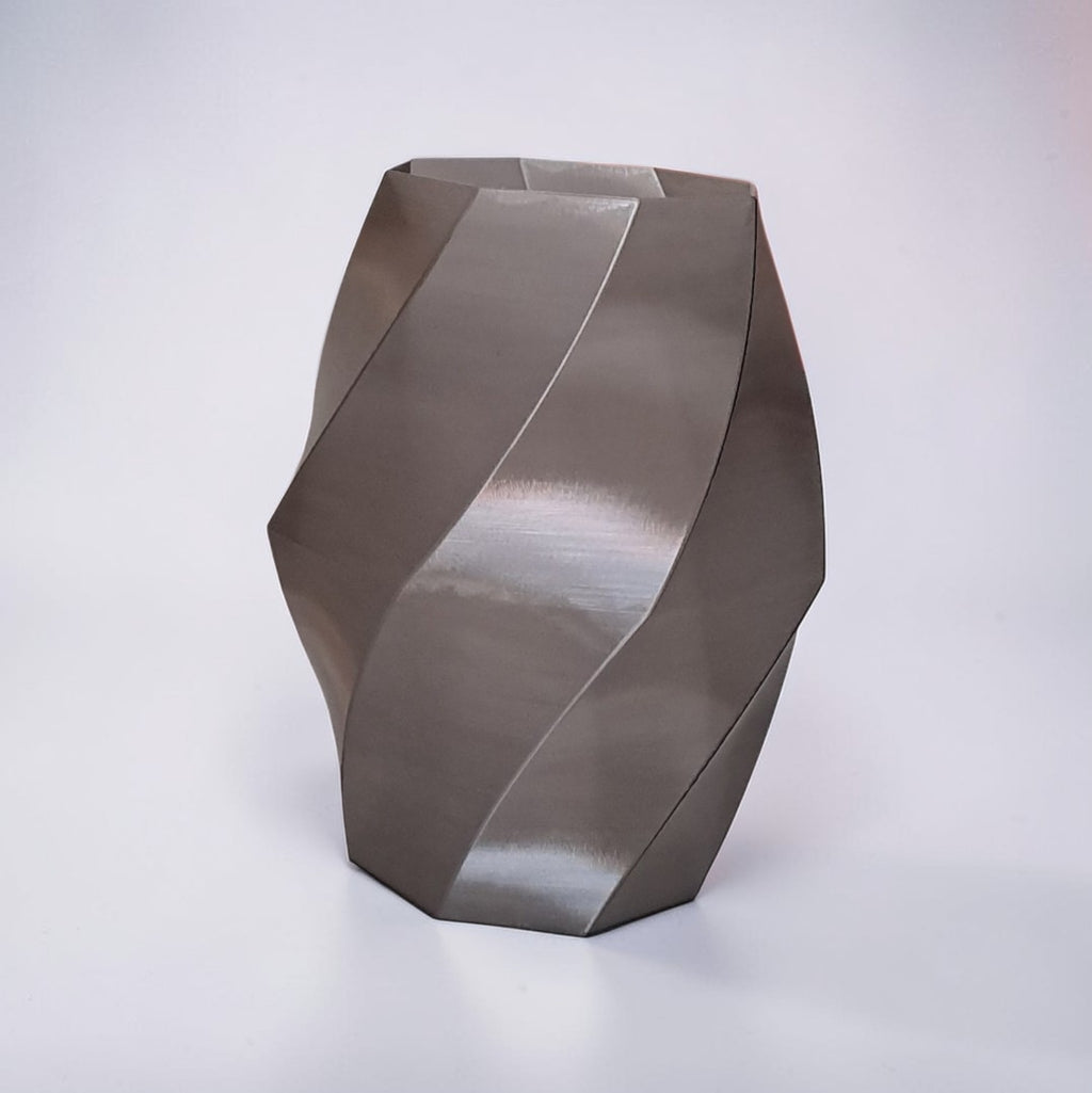 Geometrische Vase – Twisted Facetten-Design
